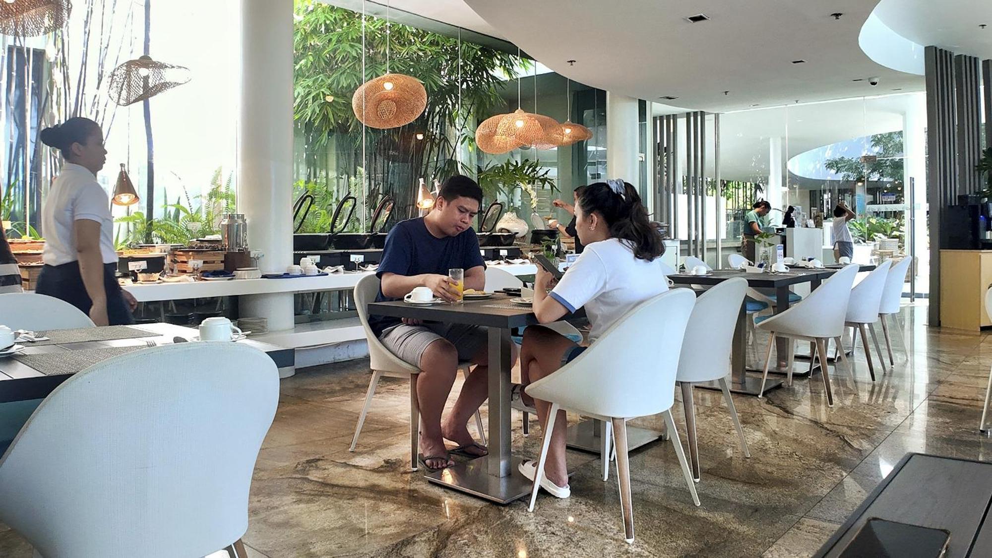 Dominiks Stylish Resort Gem Ocean View Pool Queen Bed At Tambuli 8 Floor Fast Wifi Lapu-Lapu City Esterno foto
