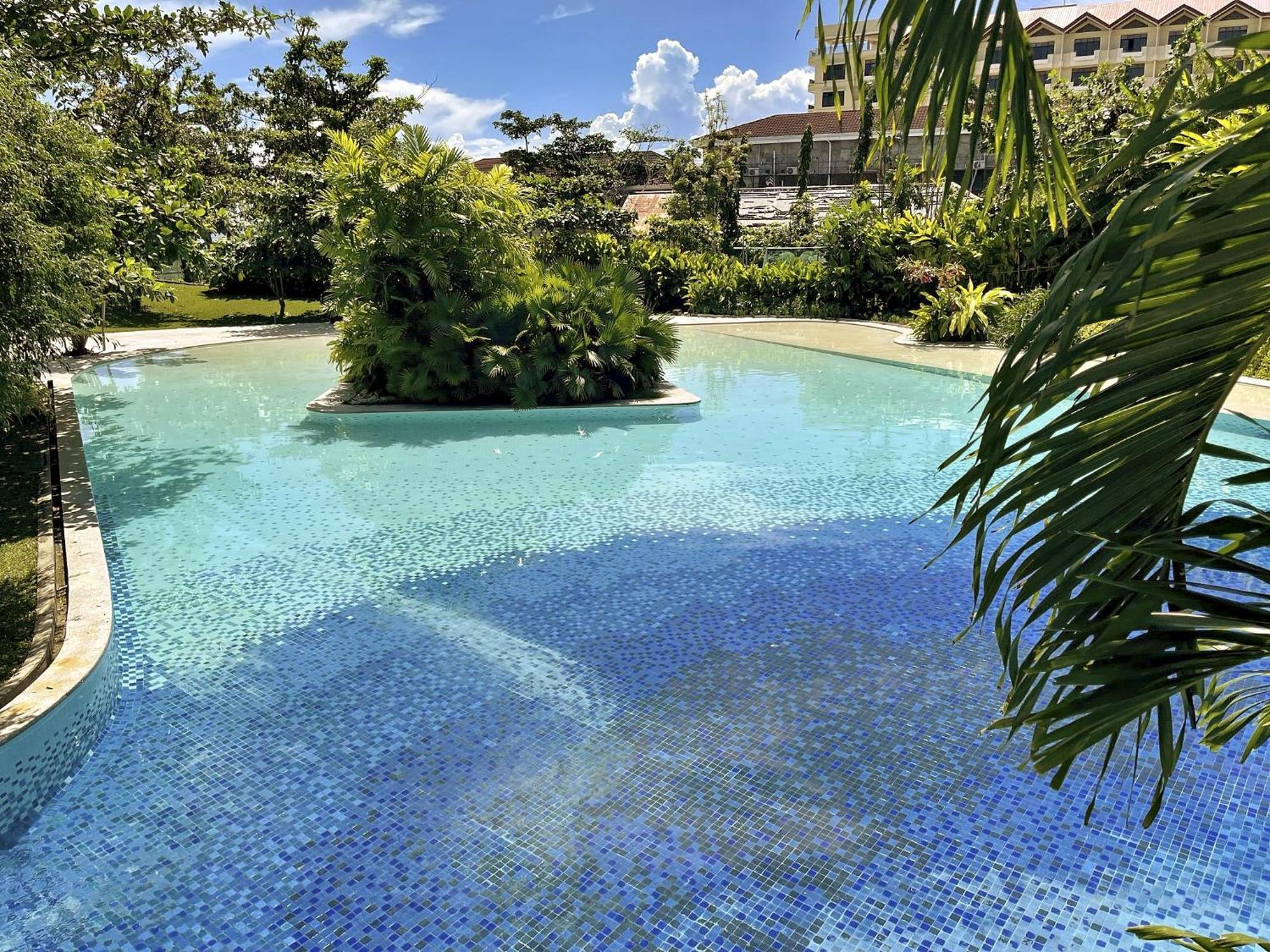 Dominiks Stylish Resort Gem Ocean View Pool Queen Bed At Tambuli 8 Floor Fast Wifi Lapu-Lapu City Esterno foto
